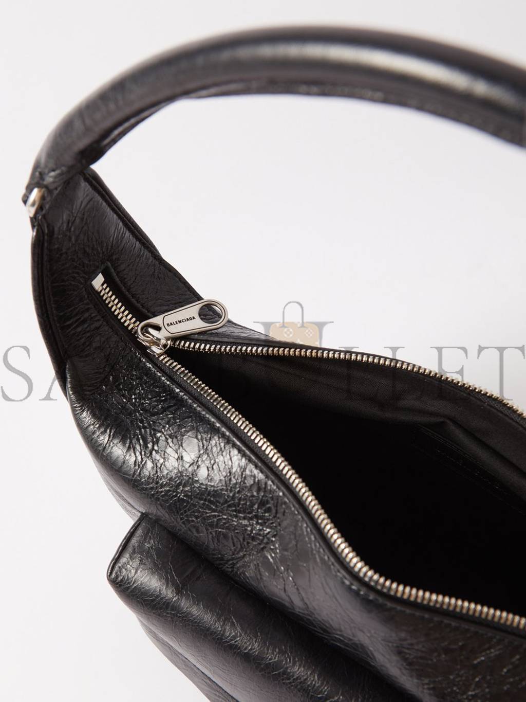 BALENCIAGA BLACK RAVER MEDIUM CREASED-LEATHER SHOULDER BAG MATCHESFASHION US (30*18*7.5cm)